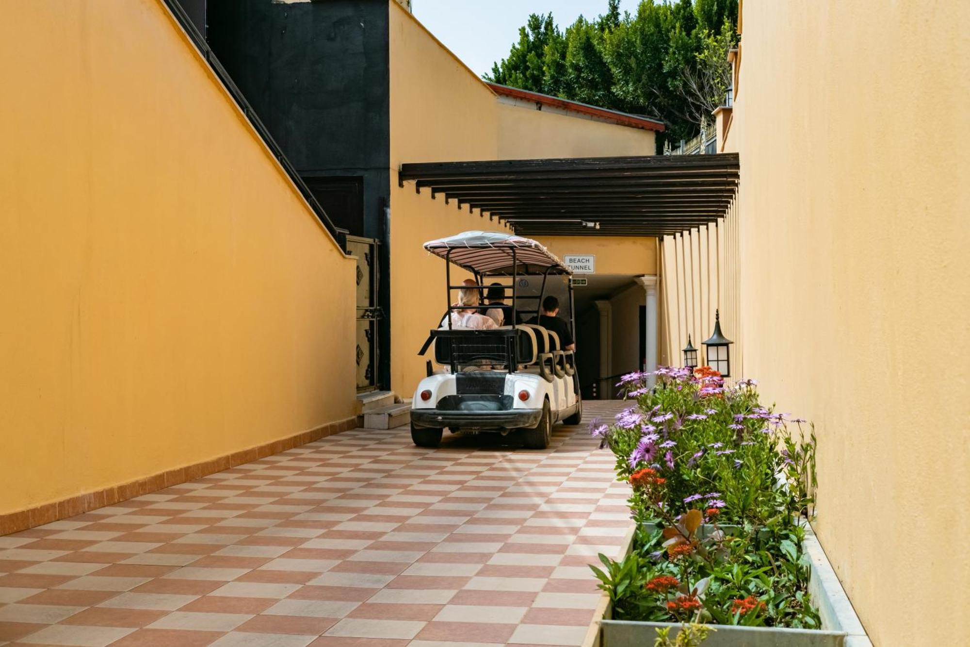 Villa Side Residence Side