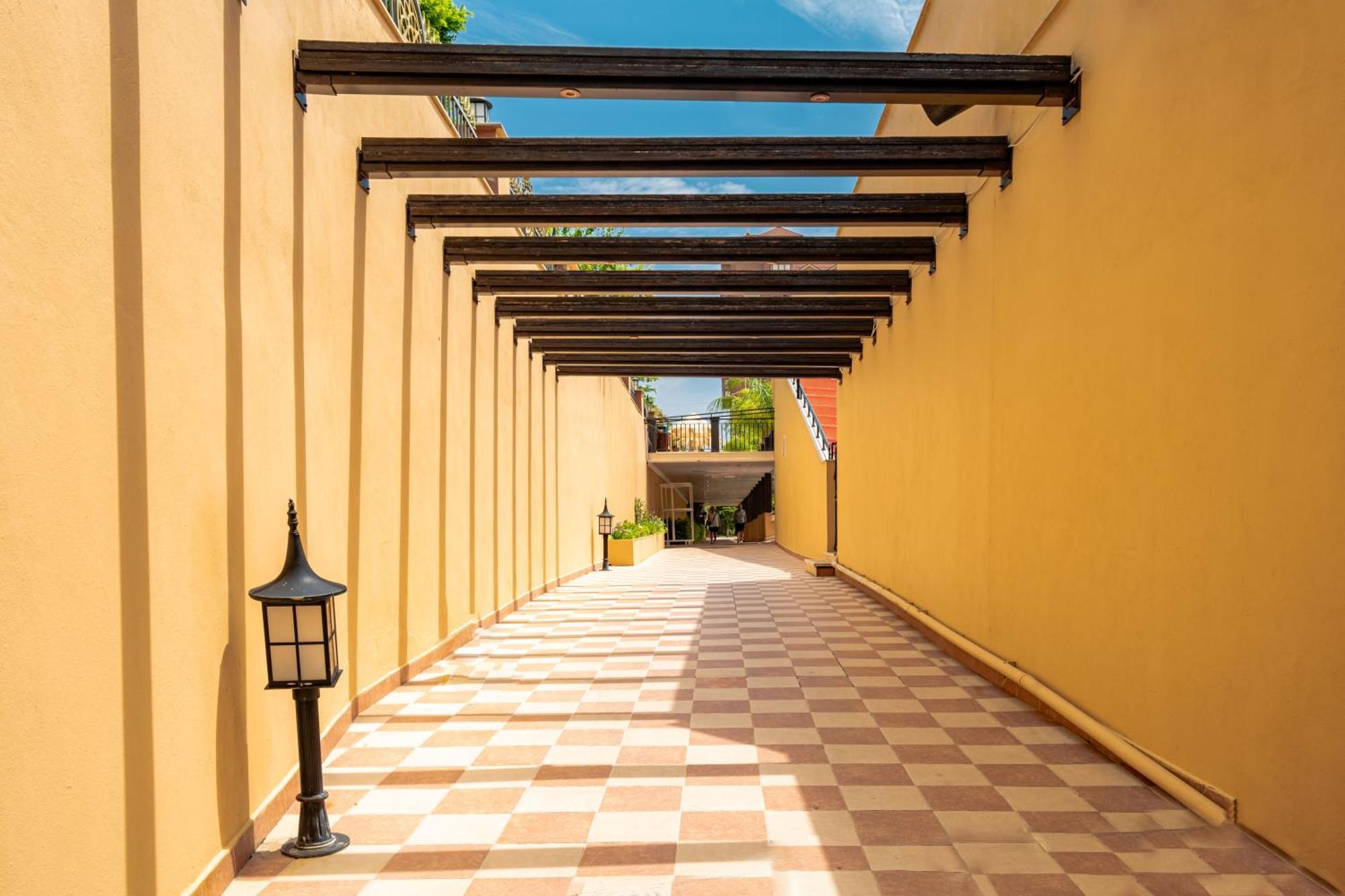 Resort Villa Side Residence